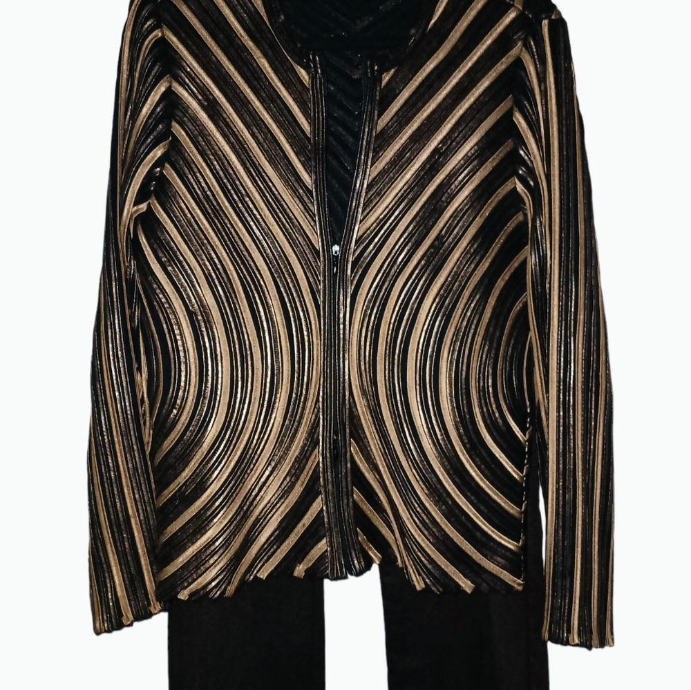 Unique Jacket. - image 4